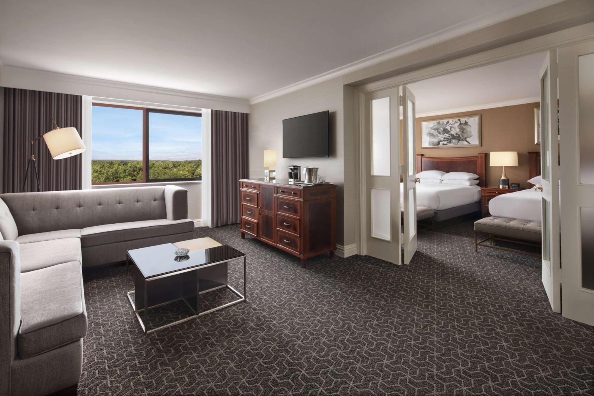 Hilton Hotel 4*
