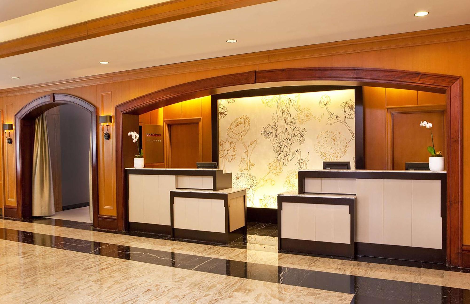 Hilton Hotel 4*
