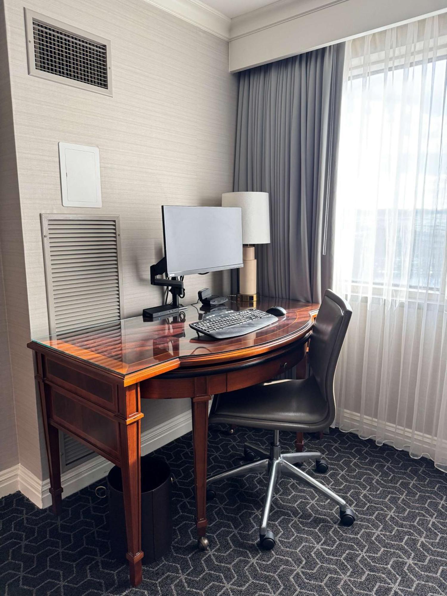 Hilton Hotel 4*